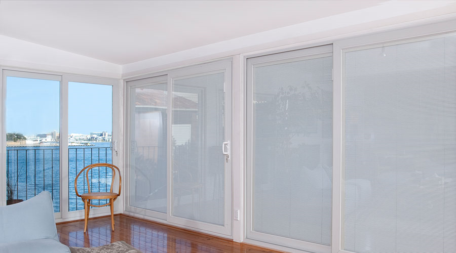 Superwu White ventilation glass aluminum alloy louvers casement Windows and doors